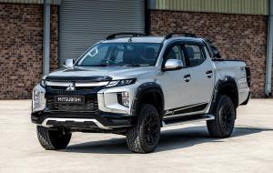 Mitsubishi Triton Xtreme Double Cab 2020 года  (ZA)